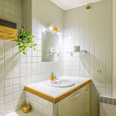 Charming T4 In The 3rd Arrondissement Of - Welkeys Apartment